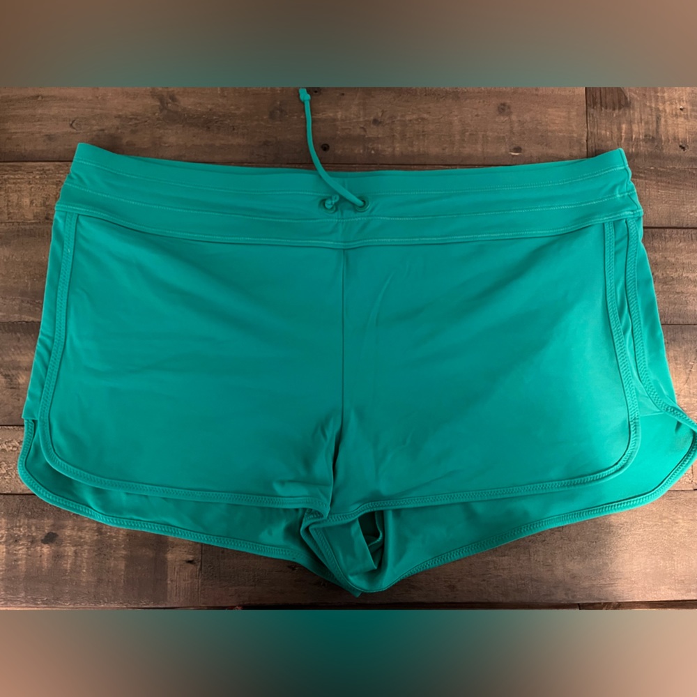 Athleta size large swim shorts
